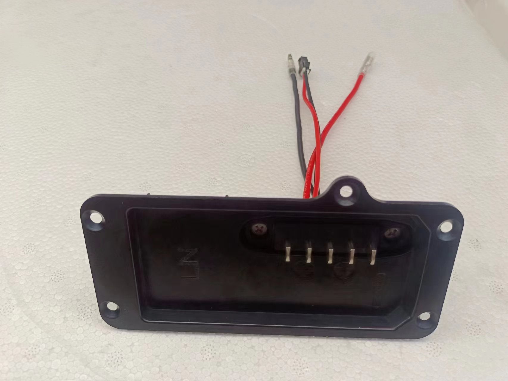 EU-LANKELEISI electric bike plug-in board for LANKELEISI models, showing the connection port and wiring for battery charging.