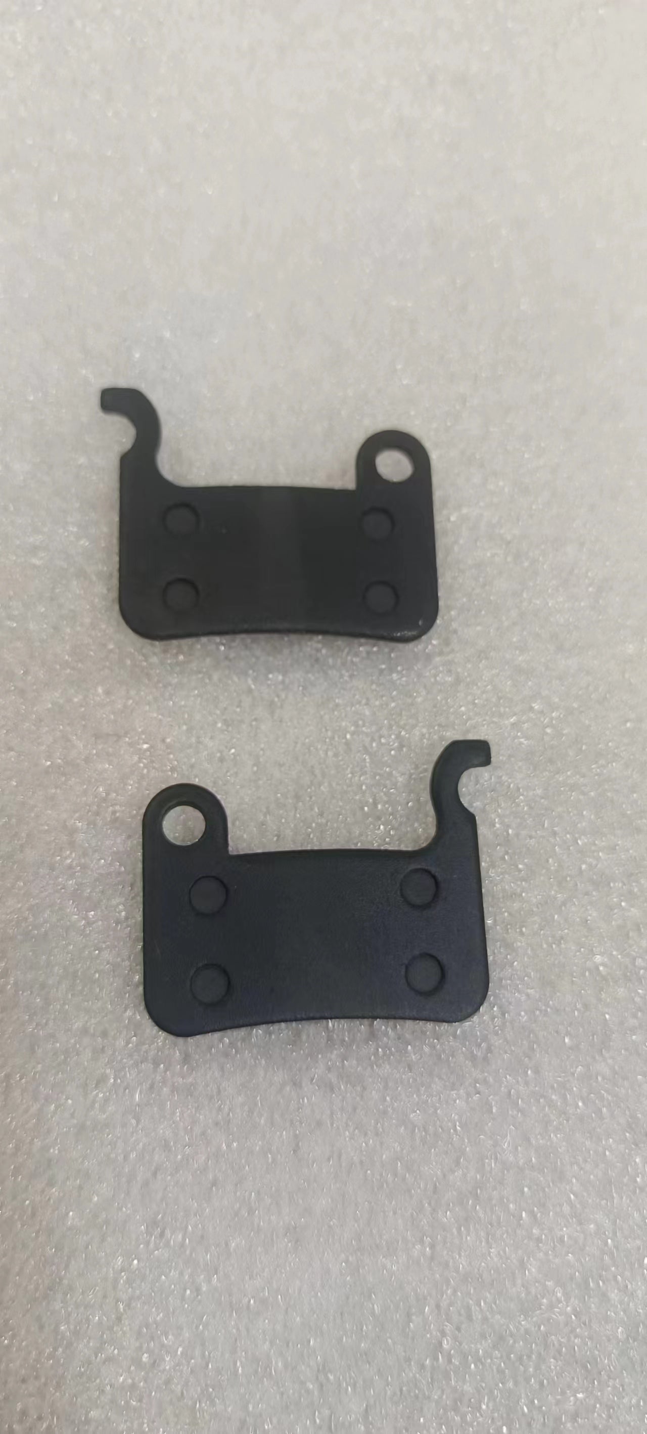Lankeleisi electric bike brake pads, compatible with XT750, XC4000, X3000PLUS, and RV700 models, shown on the bike.